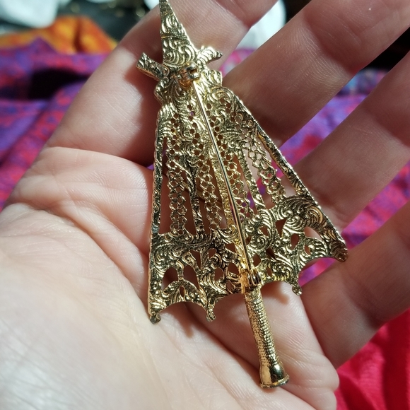 Vintage brooch umbrella Victorian Revival Style Parasol Pin gold tone filigree - Picture 7 of 10